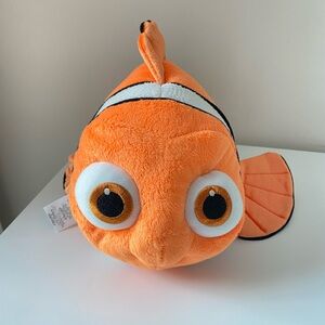 Disney Finding Nemo 15” Plush